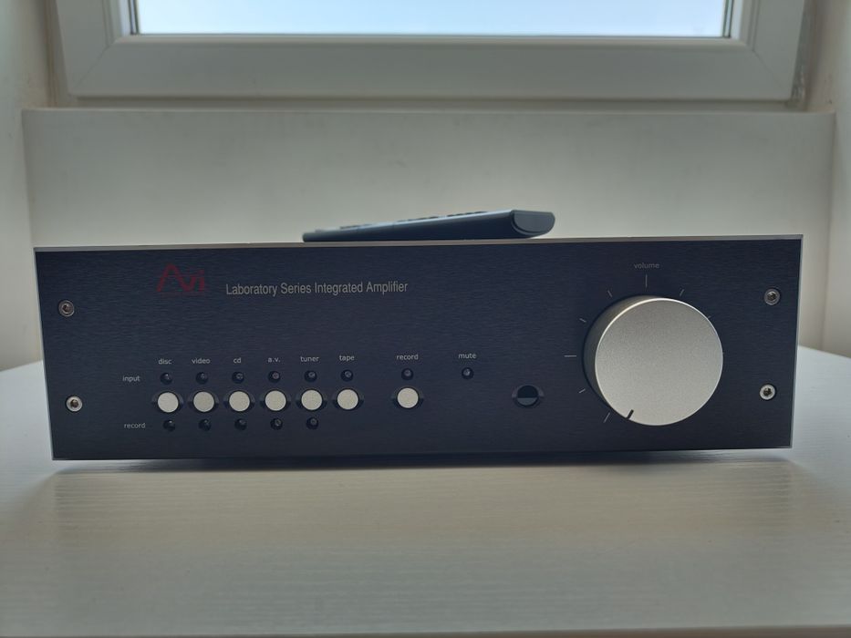 AVI S21 Laboratory Series Integrated Amplifier