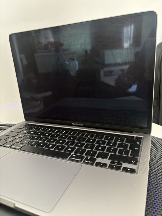 Macbook Pro M1 8gb RAM 256gb SSD 2020 touchbar