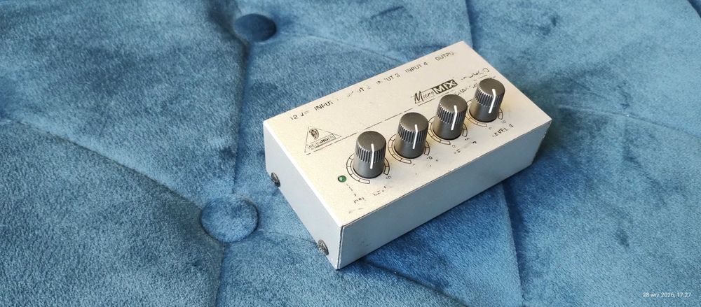 Mixer Behringer MicroMIX