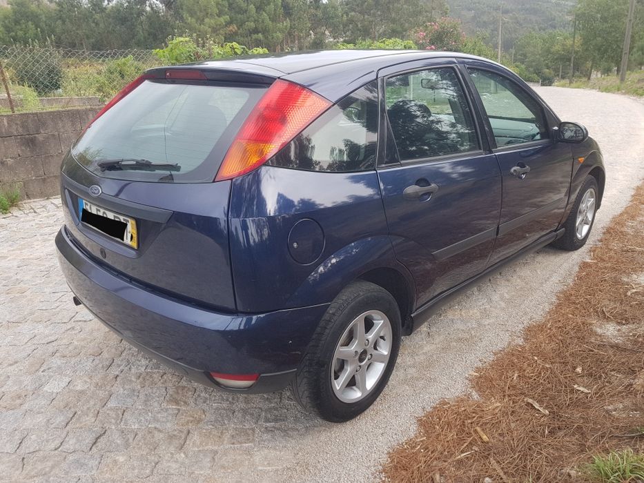 Ford Focus 1.4 16v *confortline* — photo 4
