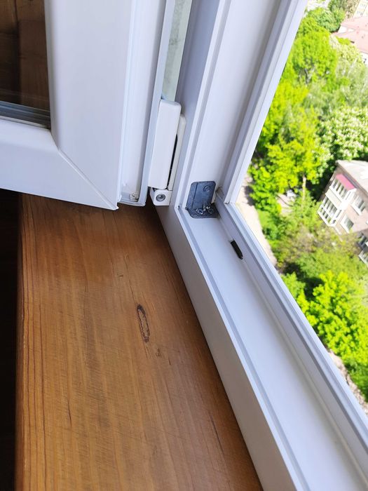 Прибирання квартир офісів Генеральне та після будівництва мийка вікон