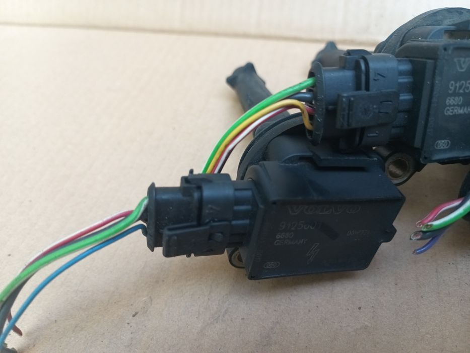 Komplet zestaw cewek cewka zapłonowa Volvo S60 I S80 I V70 II  XC70   2.4b