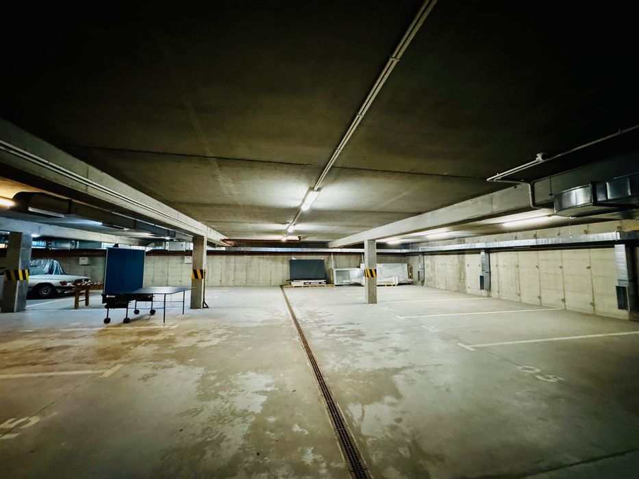 Wynajmę 20 miejsce parkingowe garaż hala Gdynia Sopot Classic car