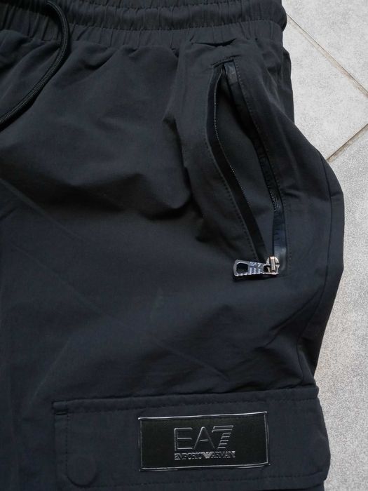 Spodenki Emporio Armani Tech Cargo - XS
