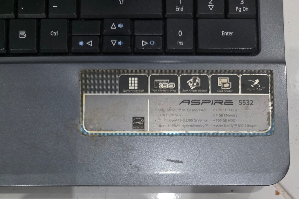 Portatil Acer  para arranjo ou peças sem memorias e Disco