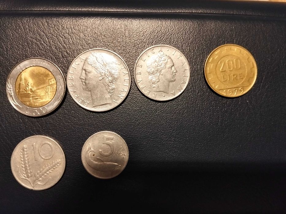 Moedas da italia 1€ Cada uma