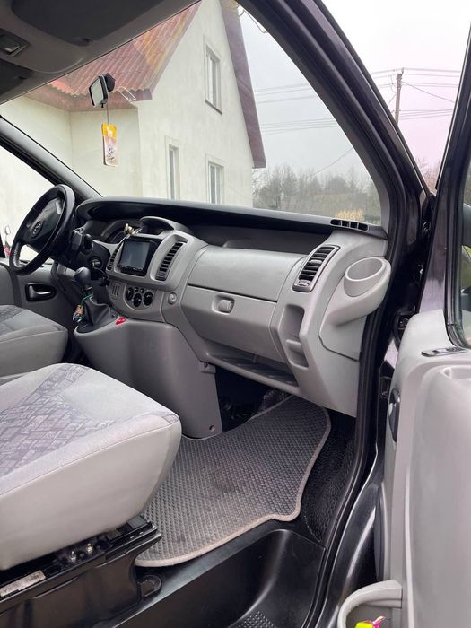 Продам Opel Vivaro 2.5 дизель