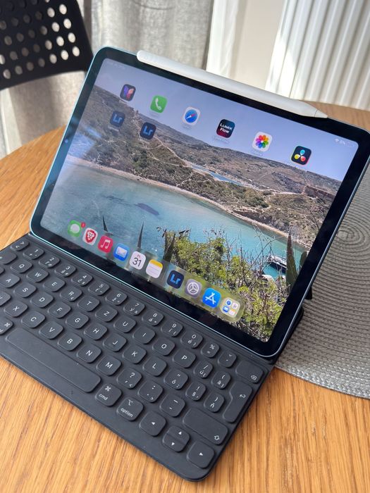 Apple iPad Air 5 M1 + klawiatura + Apple Pencil 2 gen