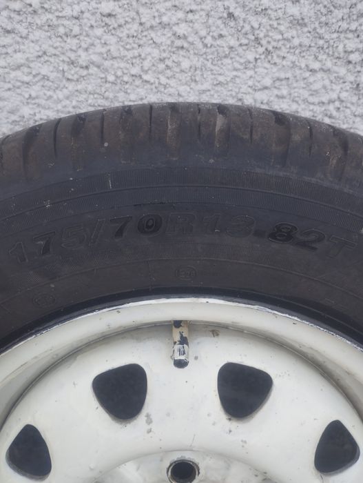 Продам нову  резину з дисками 175/70/R13