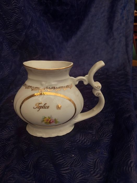 Pijałka uzdrowiskowa porcelanowa
