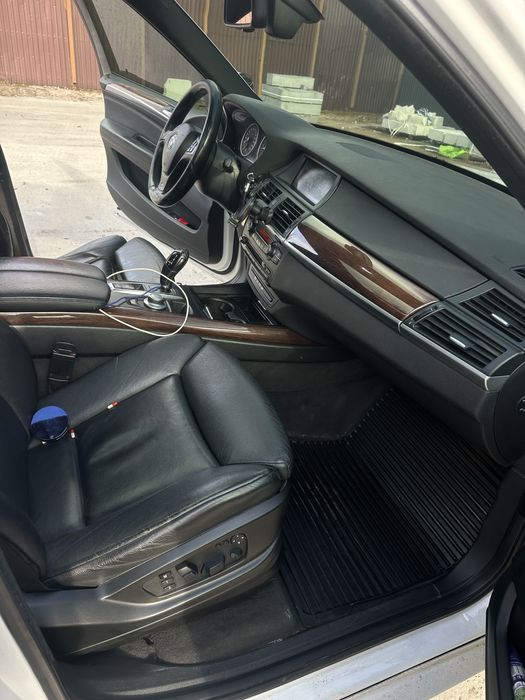 BMW x5 e70 3.5 d 2009 год