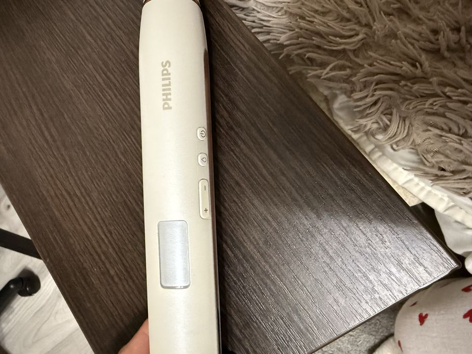 Вирівнювач PHILIPS MoistureProtect HP8374/00