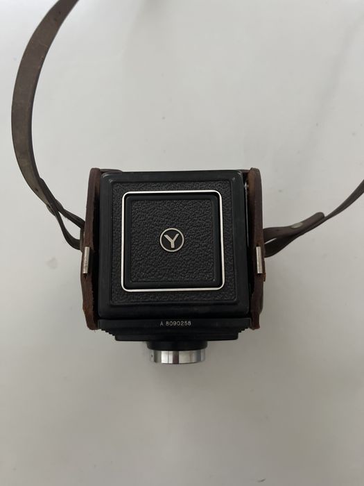 Câmara Fotográfica Yashica-A TLR 6×6