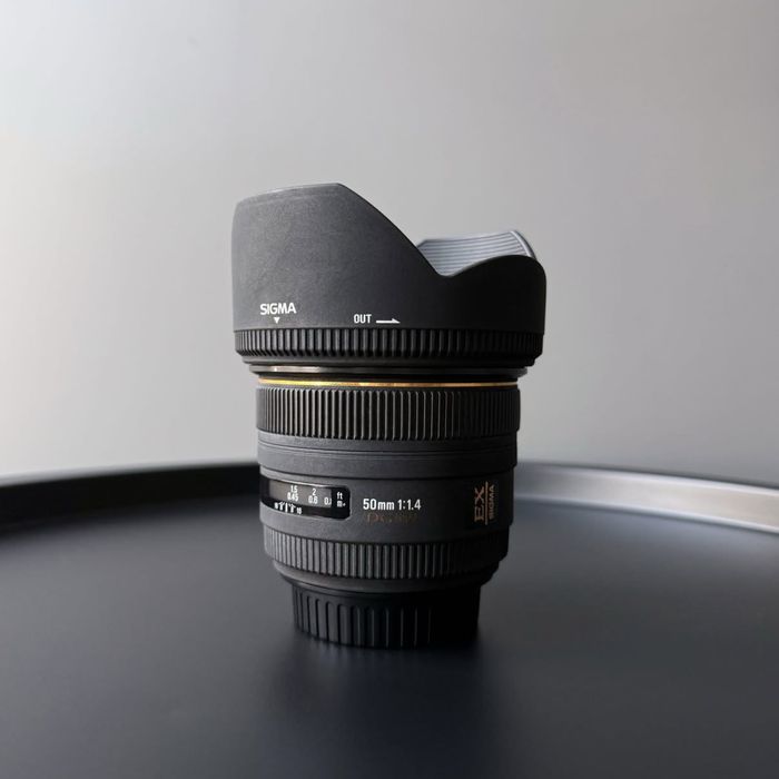 Sigma 50mm f/1.4 Canon