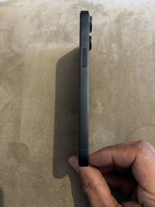 Vendo Iphone 14 64 gigas estado de bateria 77%