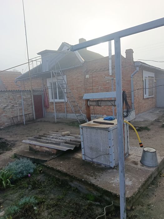 Продам будинок  смт.Комишуваха