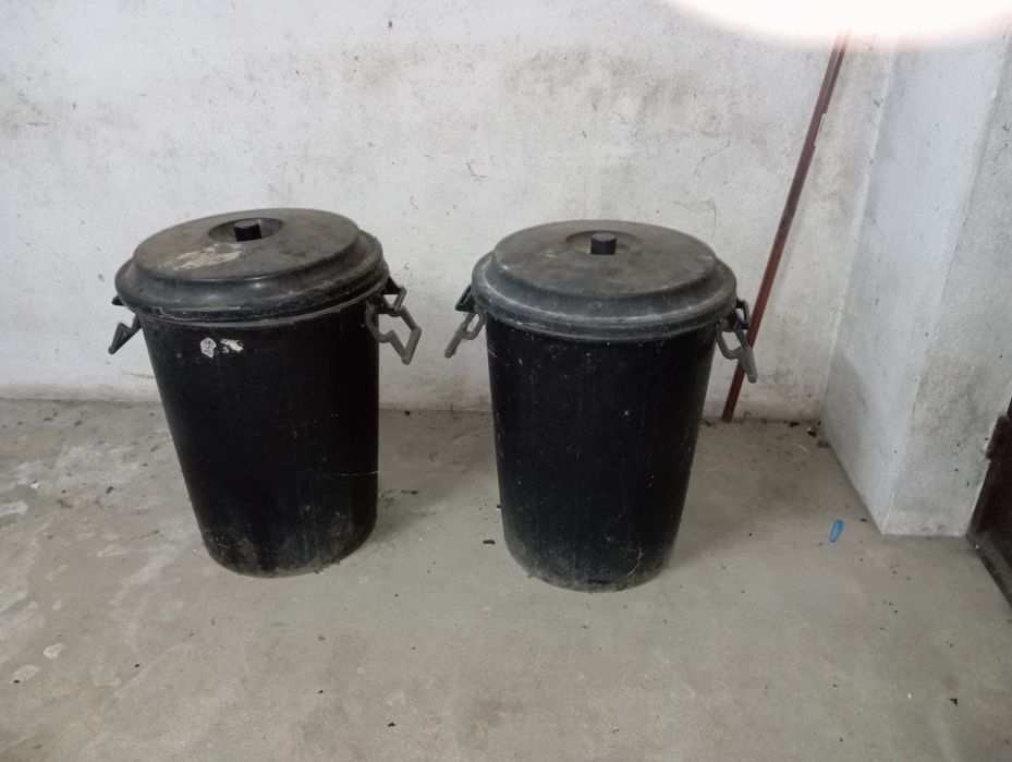 Baldes grandes com tampa