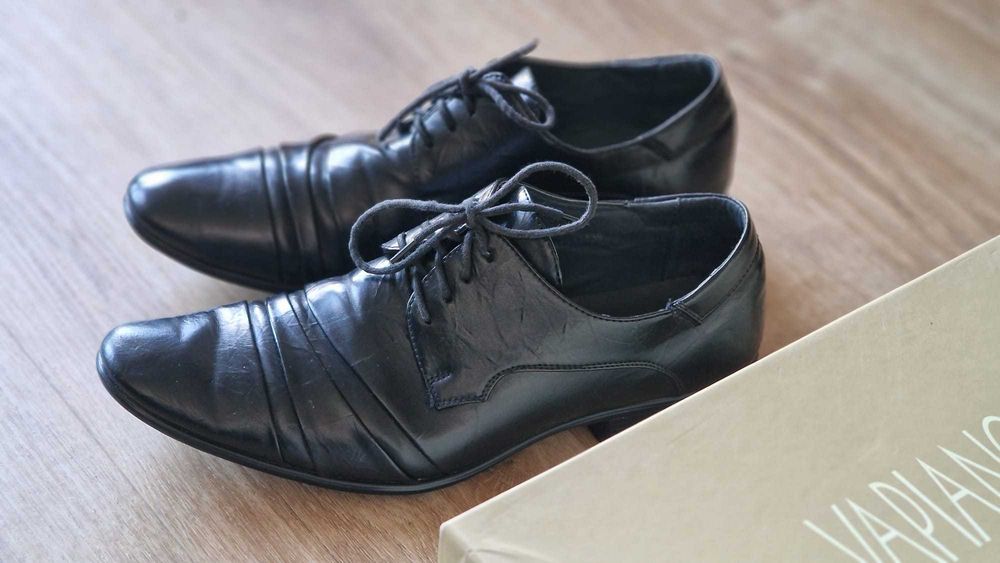 Czarne półbuty garniturowe VAPIANO rozm. 45