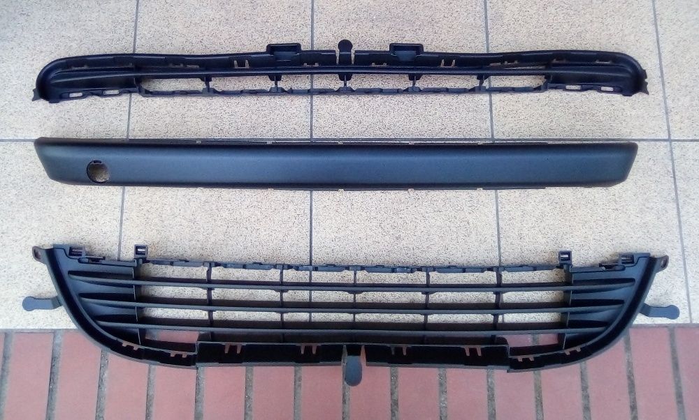 PEUGEOT 207 LIFT 2009 - grill atrapa komplet