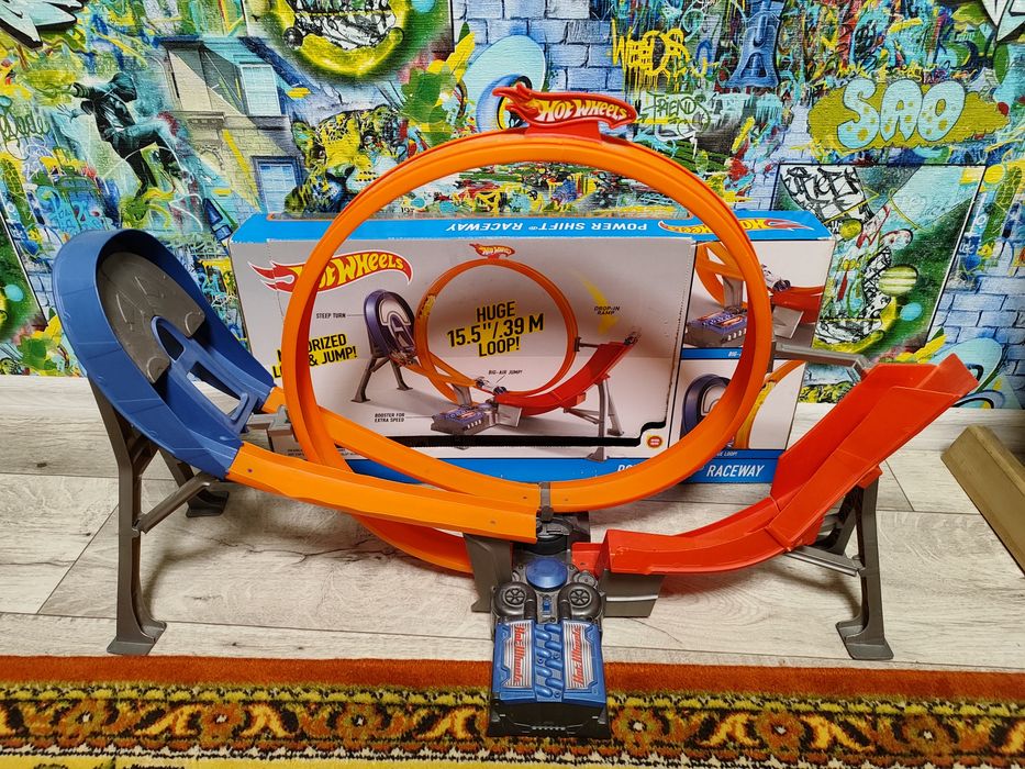 Продам hot wheels raceway