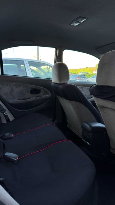 Carro Mitsubishi Carisma Hatchback