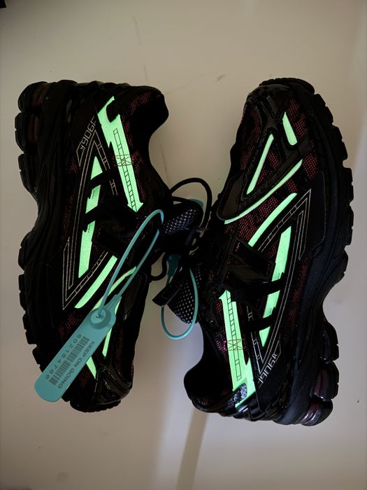 Кроссовки New Balance со светящимися вставками 44, 39 и 41 размеры