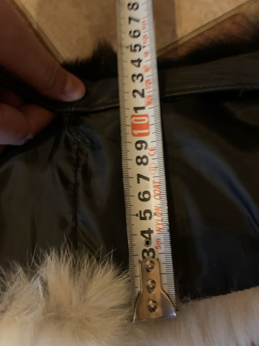 Мех на воротник.