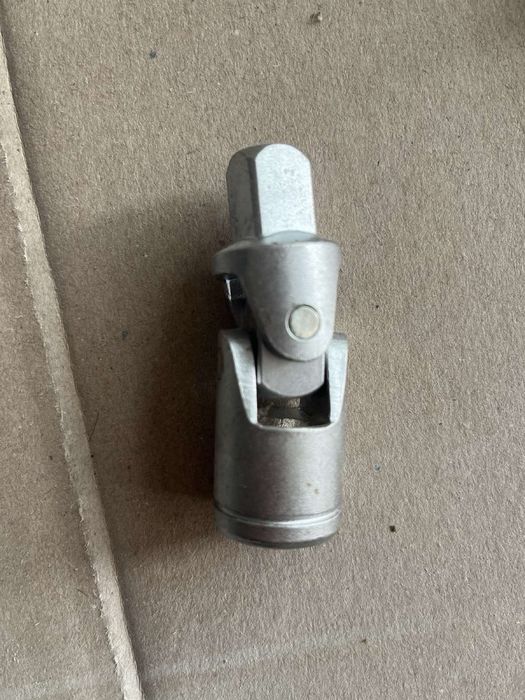 Перехідник трещоткиПодовжувач гнучкий поворотний адаптер карданчик1/2