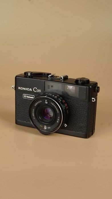 Aparat analogowy Konica C35 Flashmatic black