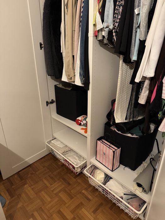 Armário + espelho + porta-fotografias 550€