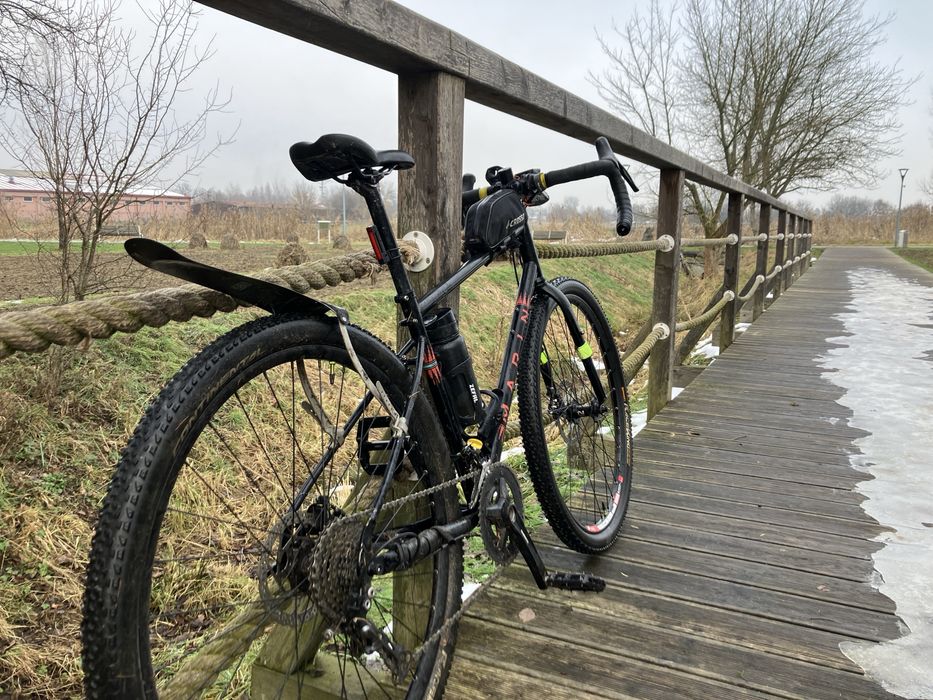 marin four corners2021, rozmiar M, dt swiss, raceking, stalowy gravel