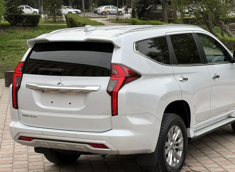 Спойлер Mitsubishi Pajero Sport рестайлінг 2020+ козирок