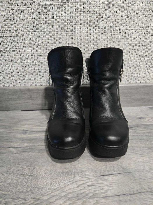 Жіночі демісезонні ботинки