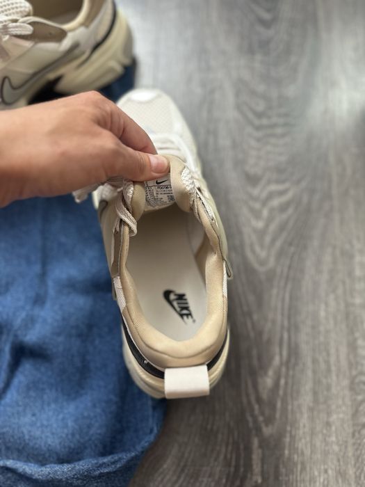 Кросівки  Nike v2k run