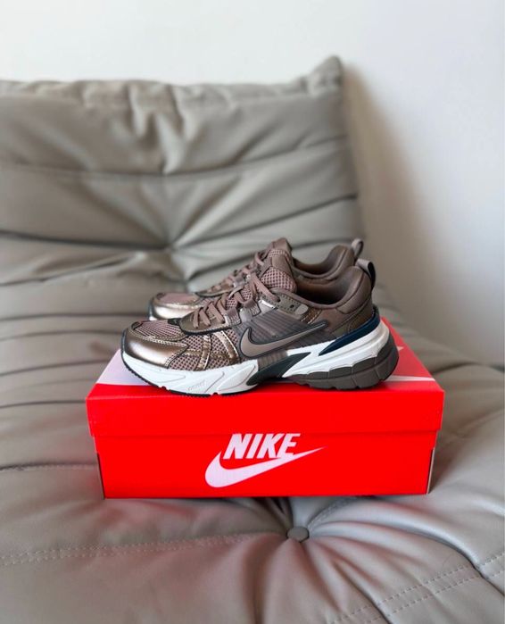 Кроксівки nike v2k