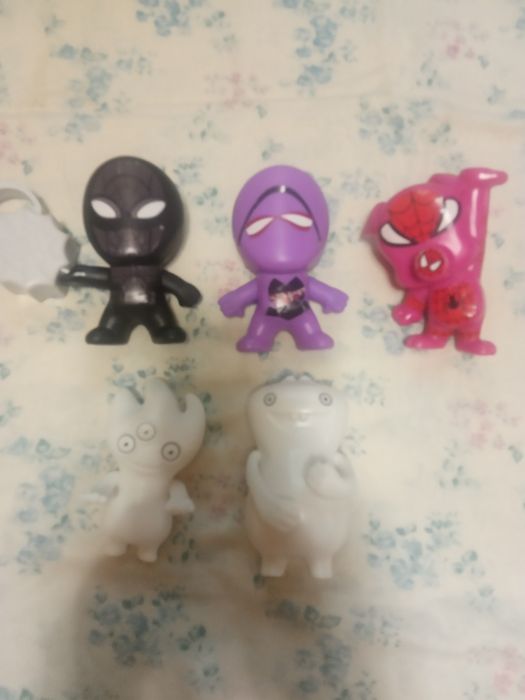 Покемоны и Спайдермен.