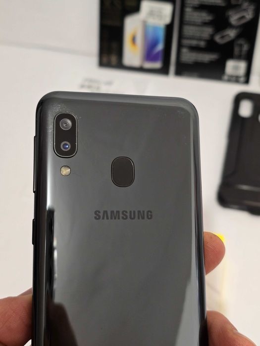 Duży zestaw SAMSUNG A 20 E telefon smartfon 4x etui 3z szkło kabel