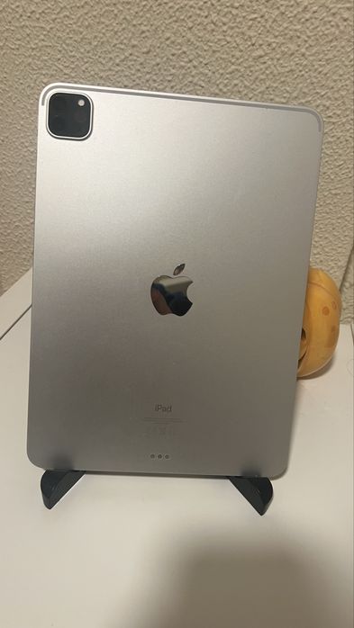 iPad Pro (2021, M1 series) + Apple Pencil