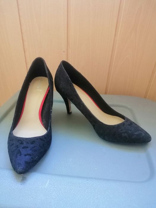 Лодочки фірми Bershka