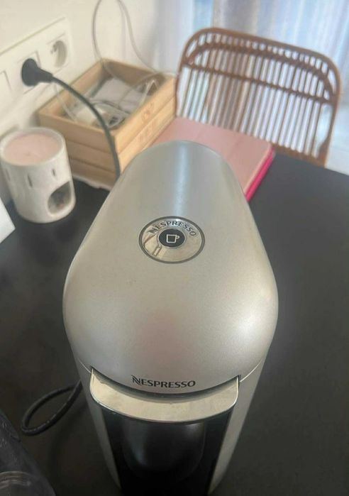 Máquina de café Nespresso vertuo