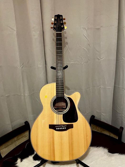 Guitarra Takamine GN 71