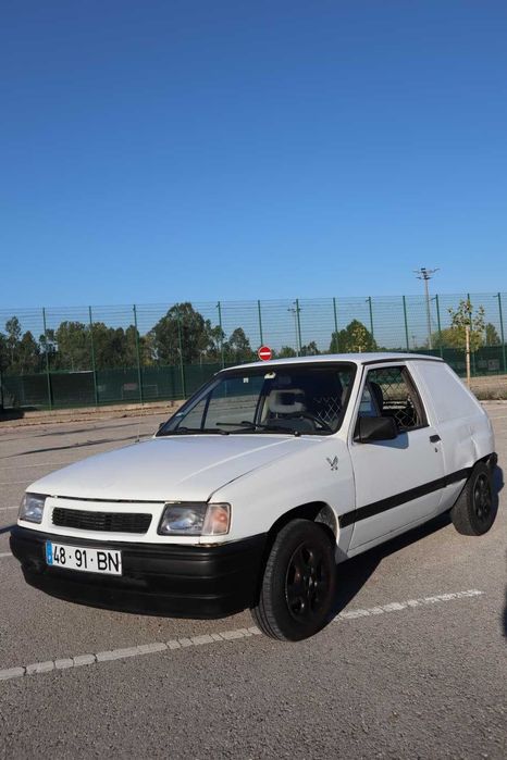 BOM Opel Corsa A 1.5D (Motor Isuzu) - A andar perfeitamente