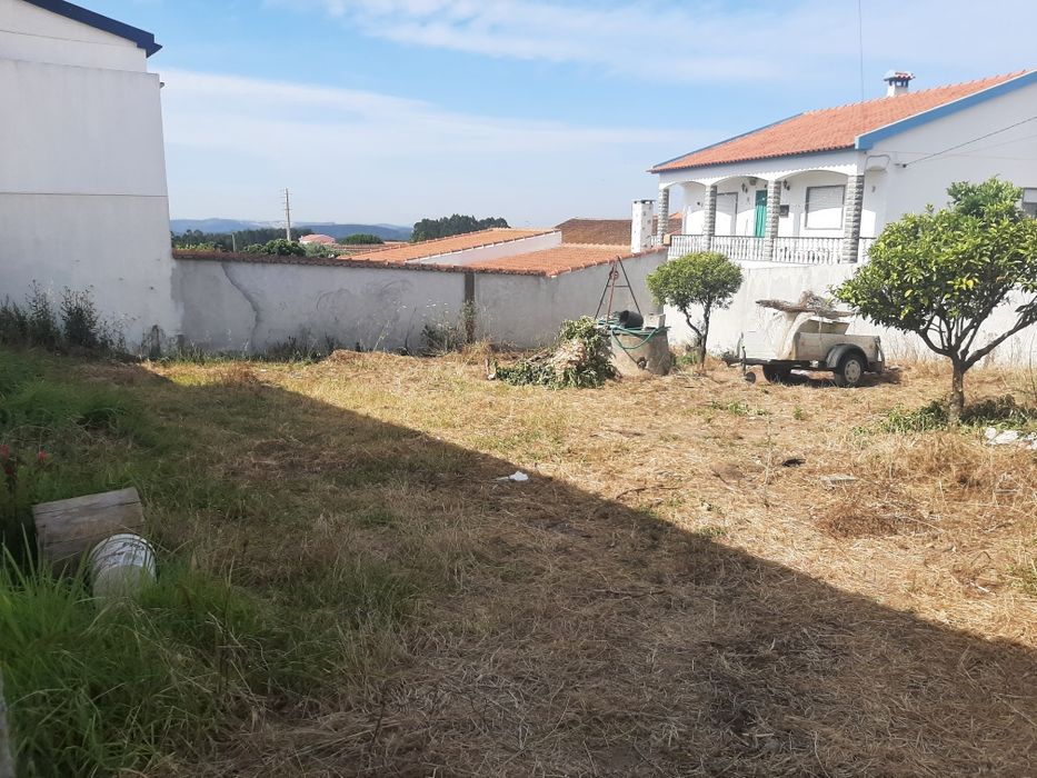 Vendo Moradia Antiga para recuperacao, fica 15 km das Praias Oeste.
