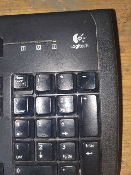 Klawiatura komputerowa Logitech.