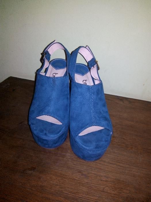 Босоніжки замшеві НОВІ