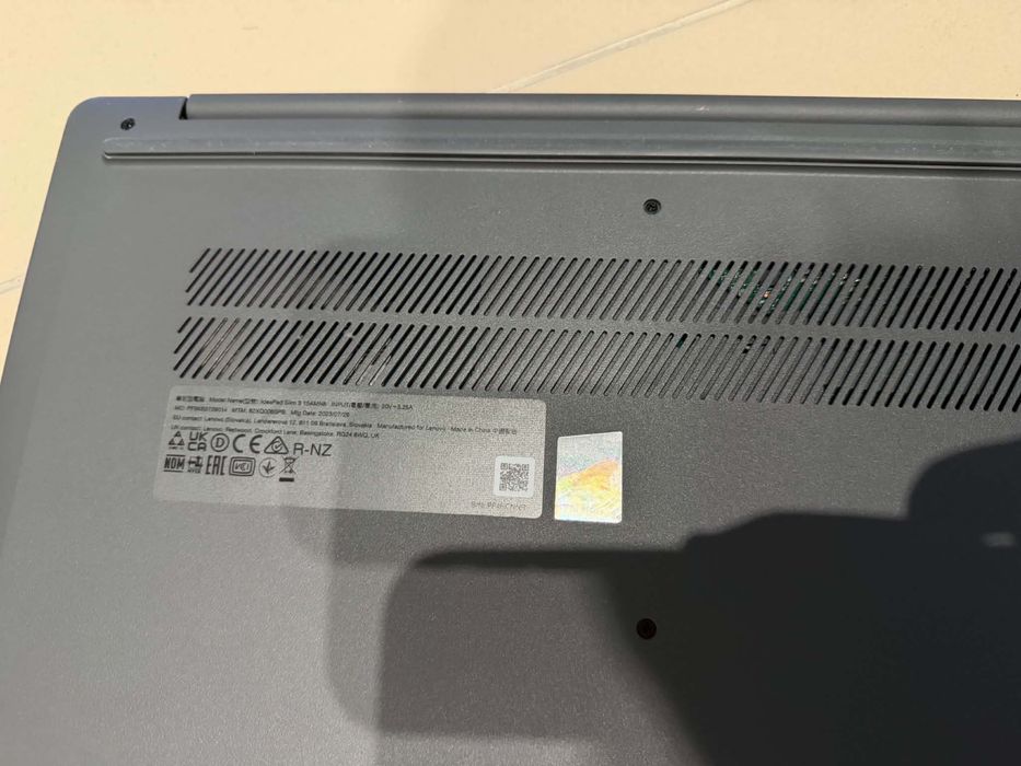 Laptop roczny lenovo 3 razy wlaczany nie uzywany praktycznie