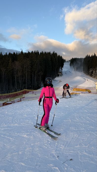 Продам гірськолижний комбінезон