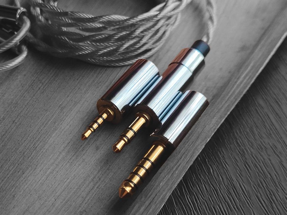 Навушники EPZ K5. Колір: чорний. Штекер: 2,5/3,5/4,4 мм