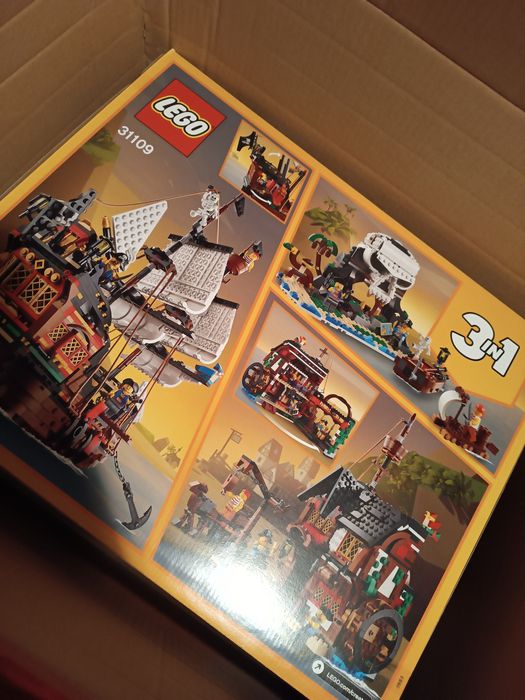 Lego 31109 Statek Piracki 3w1