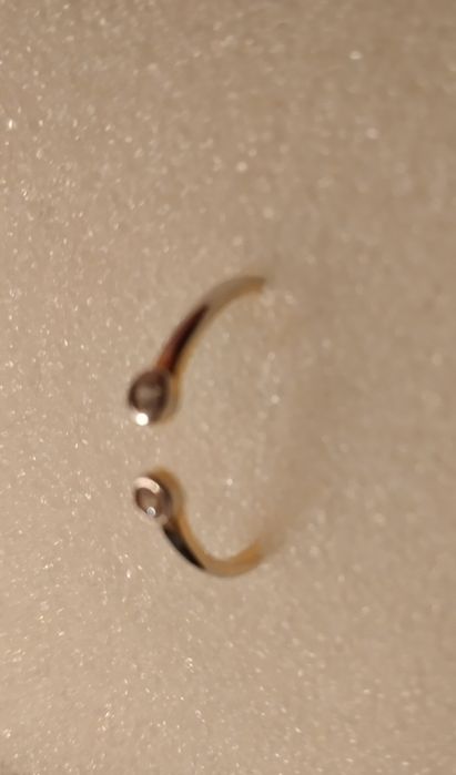 Anel de prata contrastada, ajustável.